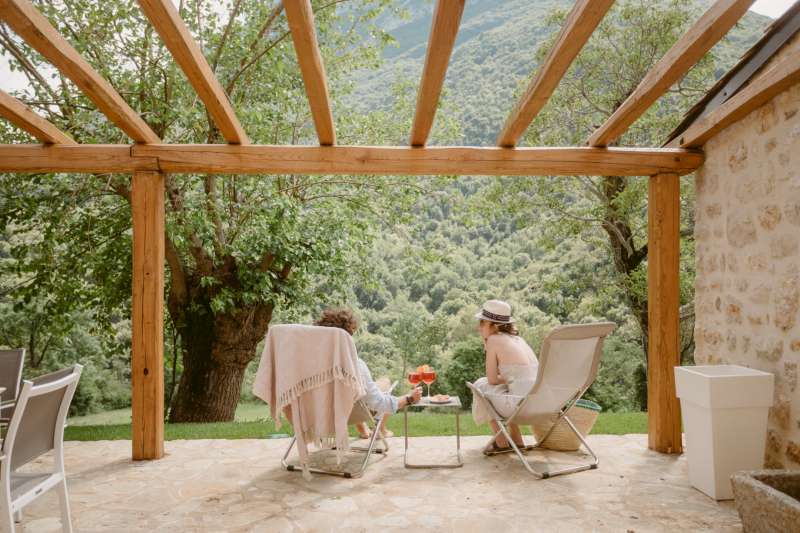 Lake Relais Gargnano - Pergolato esterno per pranzi, cene e momenti di relax