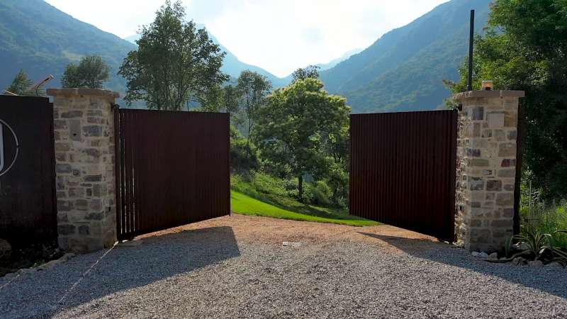 Lake Relais Gargnano - Cancello d'ingresso al parco privato di 18 ettari che circonda la villa