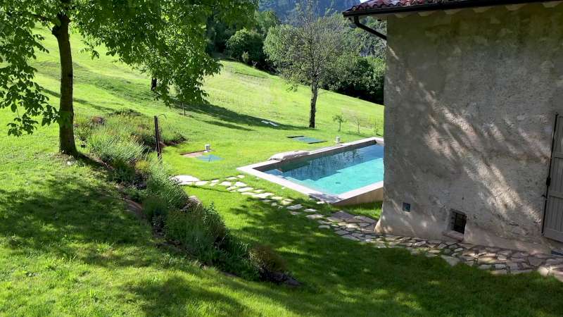Lake Relais Gargnano - Doccia esterna in prossimità della piscina riscaldata