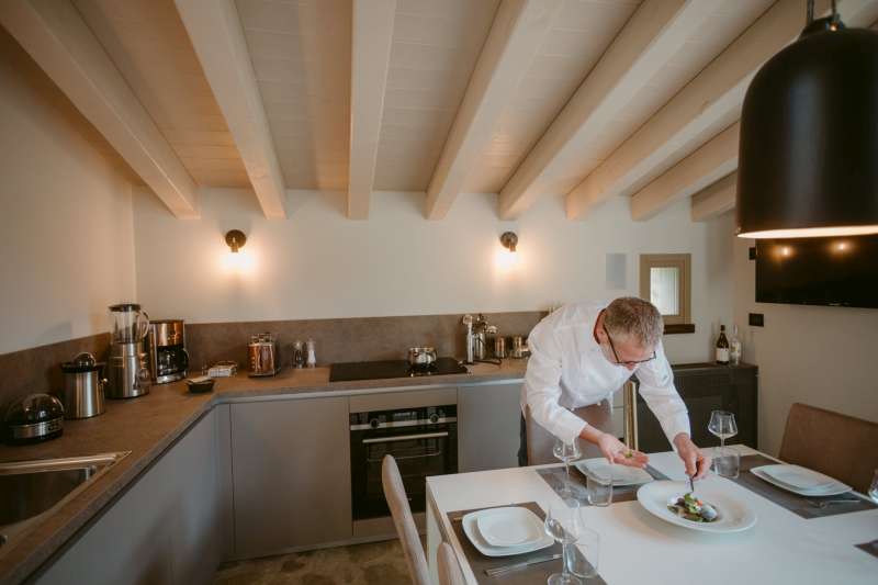 Chefkoch Cesare steht im Relais zur Verfügung, um typische lokale Gerichte zu kochen und Mini-Kochkurse anzubieten